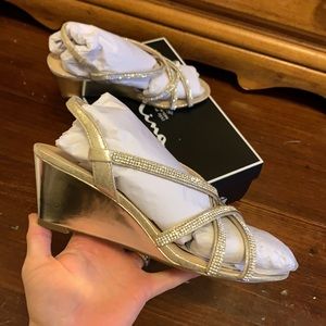 Nadette Wedge Sandal by Nina - platinum - 7 M - New in Box